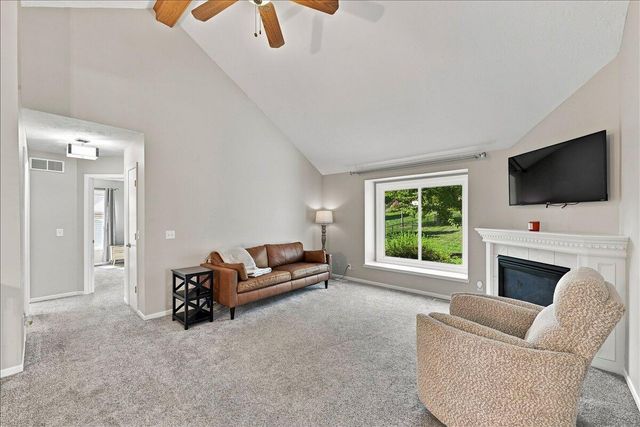 4106 BRIARWOOD Drive, Council Bluffs, IA 51503