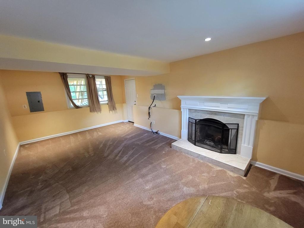 12703 LONGLEAF LN, Herndon, VA 20170