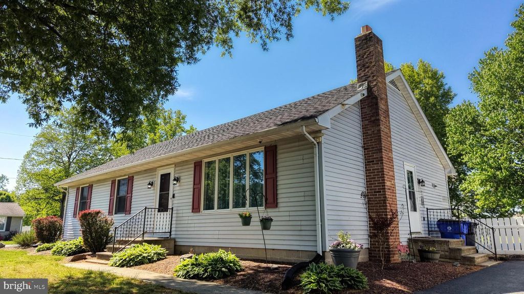 9 GLENWAY AVE, Smyrna, DE 19977