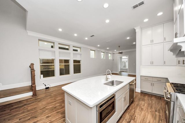 8609 Concord Trace, Houston, TX 77055