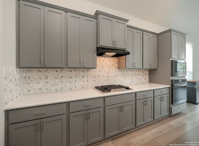 2231 Meadow Way St, New Braunfels, TX 78132