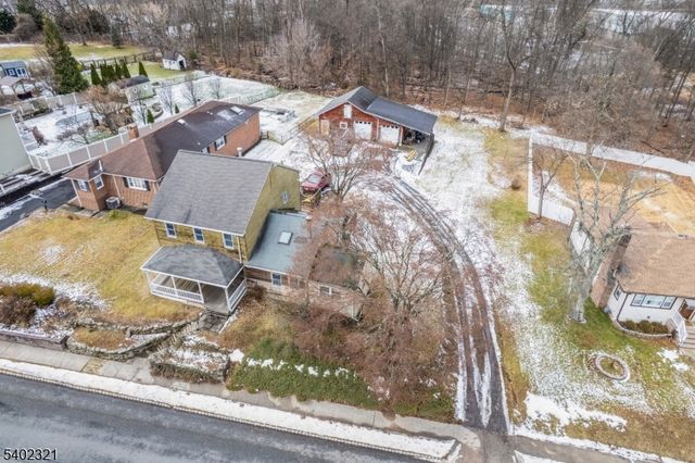 79 Fairfield Ave, West Caldwell Twp., NJ 07006