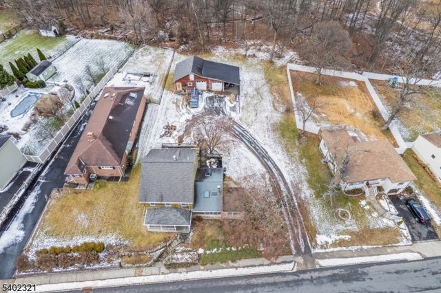 79 Fairfield Ave, West Caldwell Twp., NJ 07006