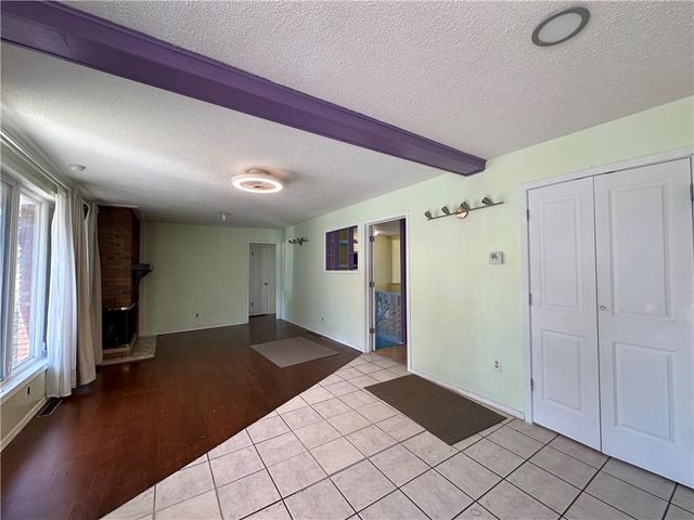 10520 E 28TH Terrace S, Independence, MO 64052