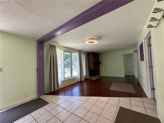 10520 E 28TH Terrace S, Independence, MO 64052