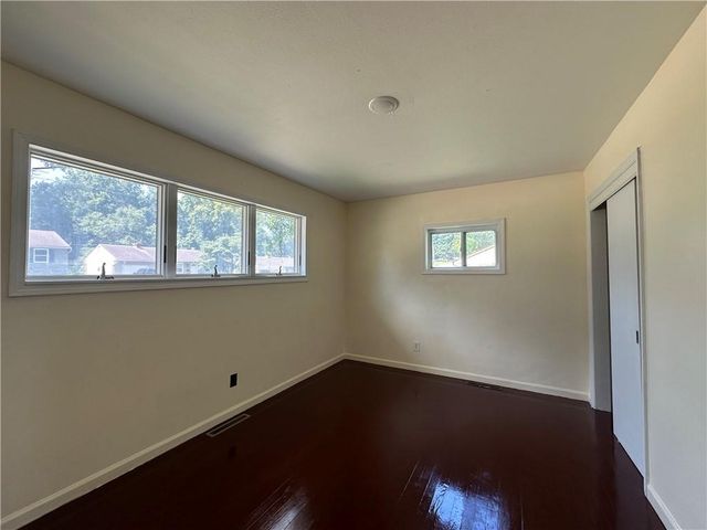 10520 E 28TH Terrace S, Independence, MO 64052