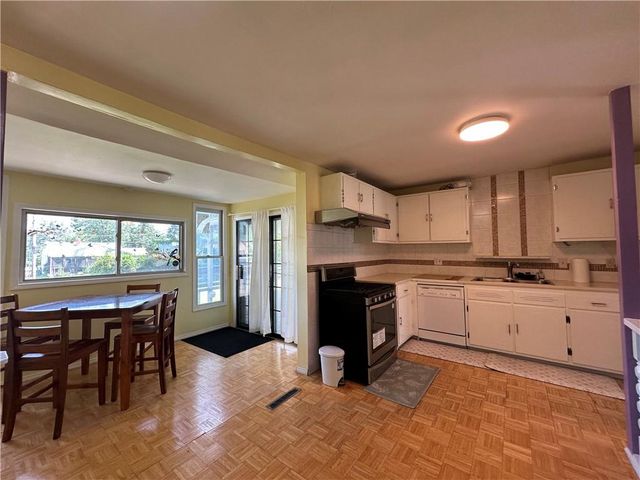 10520 E 28TH Terrace S, Independence, MO 64052