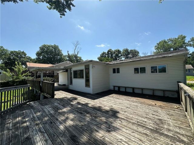 10520 E 28TH Terrace S, Independence, MO 64052