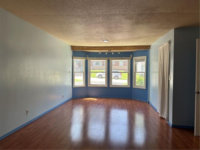 10520 E 28TH Terrace S, Independence, MO 64052