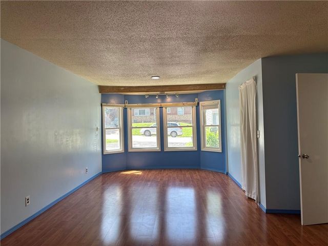 10520 E 28TH Terrace S, Independence, MO 64052