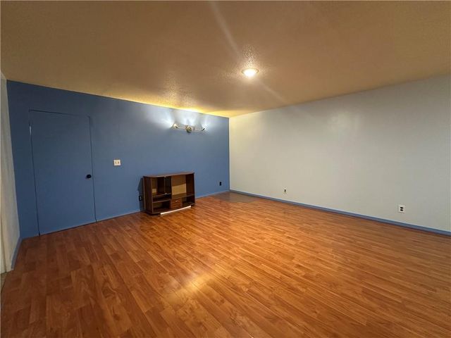 10520 E 28TH Terrace S, Independence, MO 64052