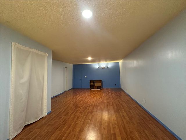 10520 E 28TH Terrace S, Independence, MO 64052
