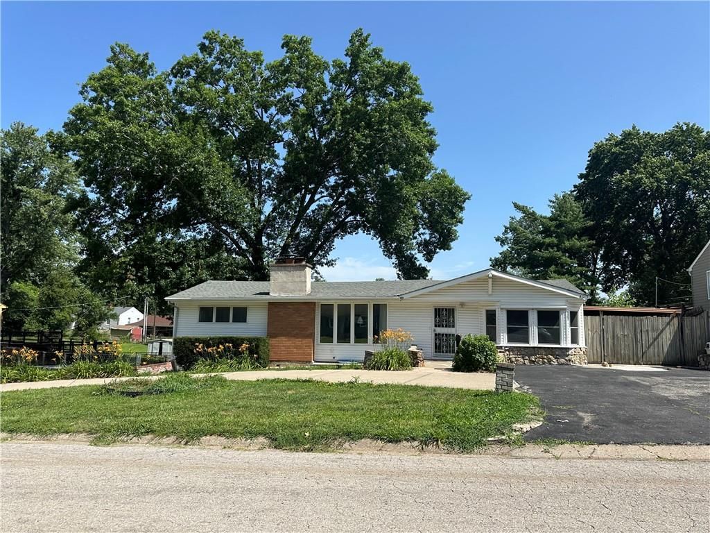 10520 E 28TH Terrace S, Independence, MO 64052
