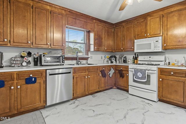 209 Arlington Circle, Sanford, NC 27330