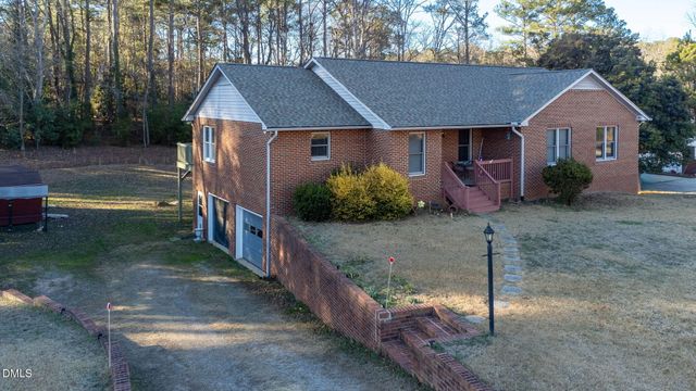 209 Arlington Circle, Sanford, NC 27330