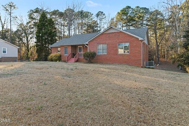 209 Arlington Circle, Sanford, NC 27330