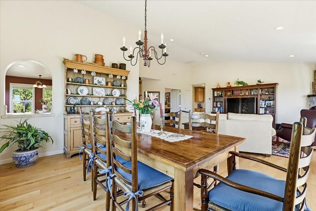 970 Morgan Ranch Dr, Grass Valley, CA 95945