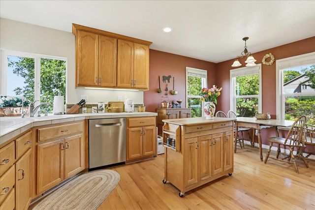 970 Morgan Ranch Dr, Grass Valley, CA 95945