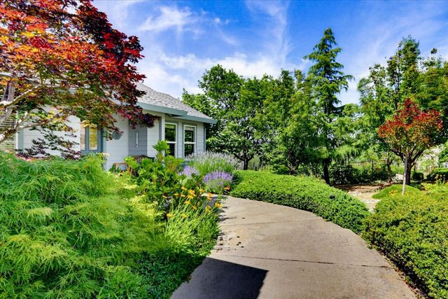 970 Morgan Ranch Dr, Grass Valley, CA 95945