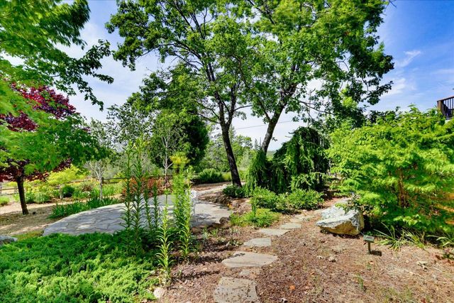 970 Morgan Ranch Dr, Grass Valley, CA 95945