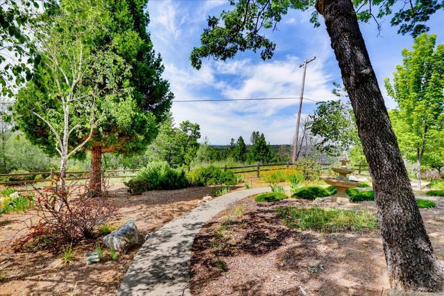 970 Morgan Ranch Dr, Grass Valley, CA 95945