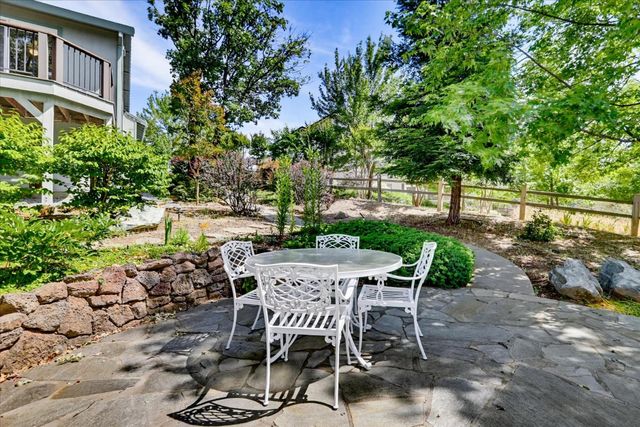 970 Morgan Ranch Dr, Grass Valley, CA 95945