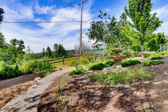 970 Morgan Ranch Dr, Grass Valley, CA 95945