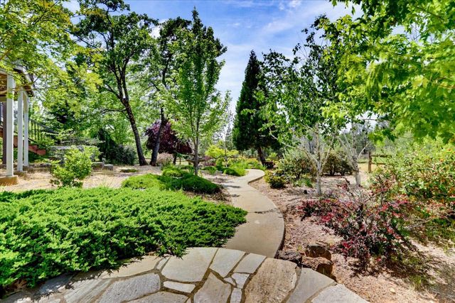 970 Morgan Ranch Dr, Grass Valley, CA 95945