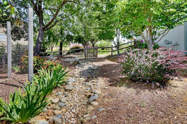 970 Morgan Ranch Dr, Grass Valley, CA 95945