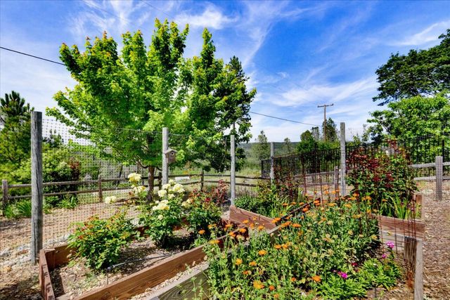 970 Morgan Ranch Dr, Grass Valley, CA 95945
