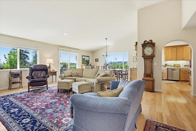 970 Morgan Ranch Dr, Grass Valley, CA 95945