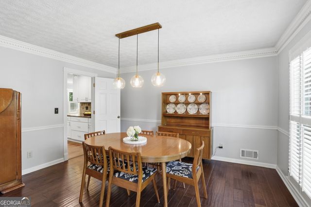 250 Hollyridge Way, Roswell, GA 30076