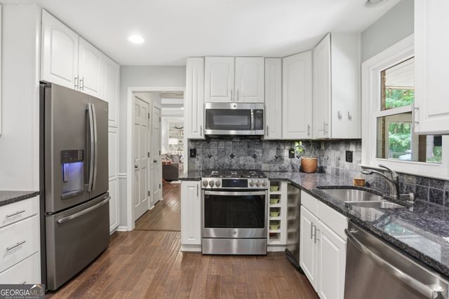 250 Hollyridge Way, Roswell, GA 30076