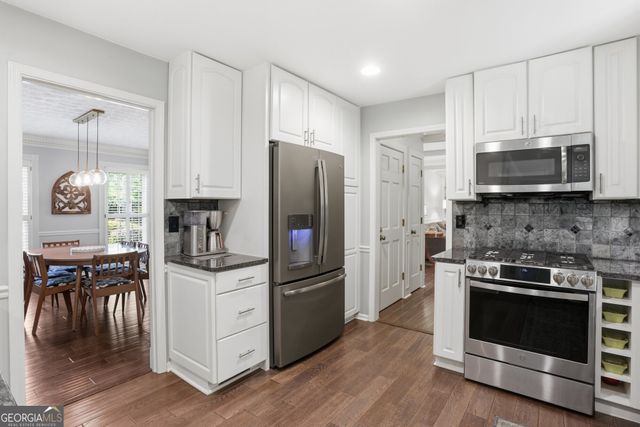 250 Hollyridge Way, Roswell, GA 30076