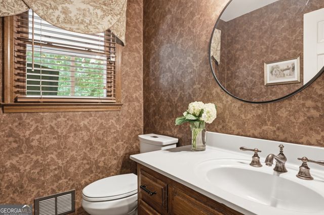 250 Hollyridge Way, Roswell, GA 30076