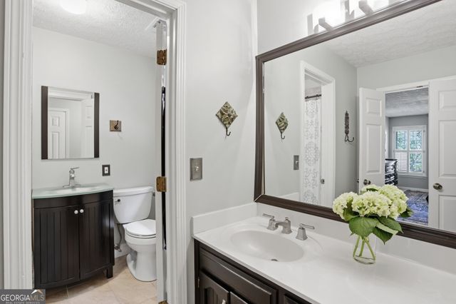 250 Hollyridge Way, Roswell, GA 30076