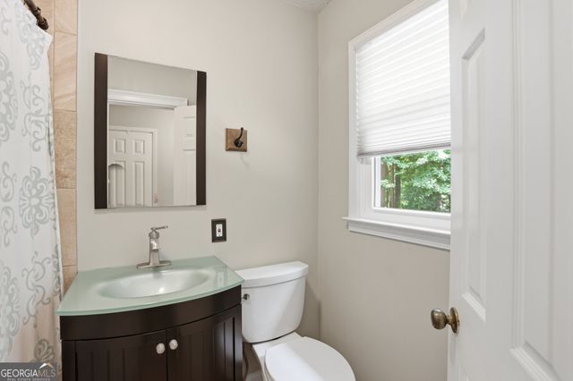 250 Hollyridge Way, Roswell, GA 30076