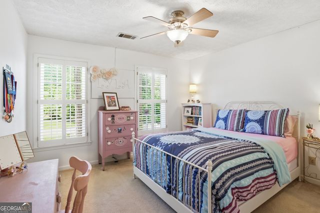 250 Hollyridge Way, Roswell, GA 30076
