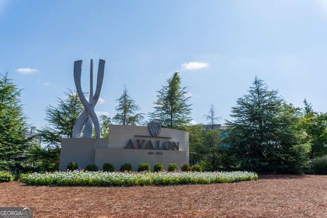250 Hollyridge Way, Roswell, GA 30076