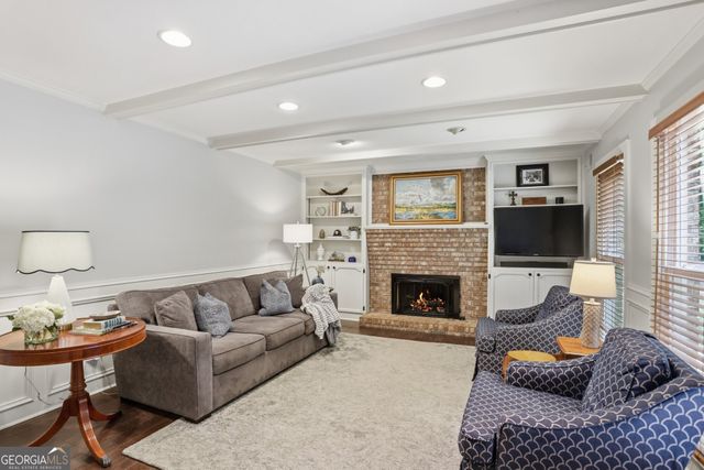 250 Hollyridge Way, Roswell, GA 30076