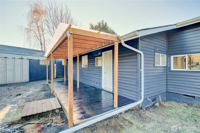 8739 F and S Grade Rd, Sedro Woolley, WA 98284