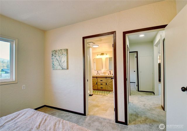 8739 F and S Grade Rd, Sedro Woolley, WA 98284