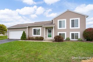 14692 Ivorystone Drive, Cedar Springs, MI 49319