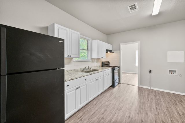 517 S 3rd Street, Corsicana, TX 75110