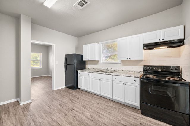 517 S 3rd Street, Corsicana, TX 75110