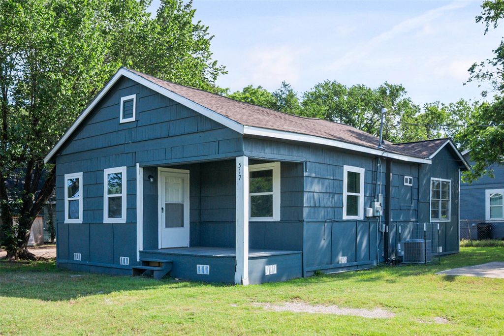517 S 3rd Street, Corsicana, TX 75110