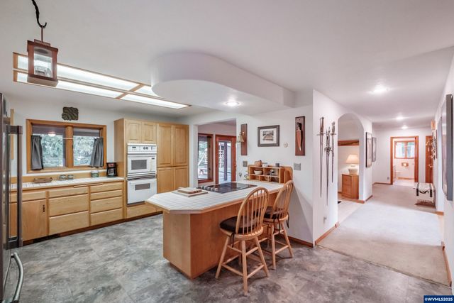 40009 Griggs Dr, Lebanon, OR 97355