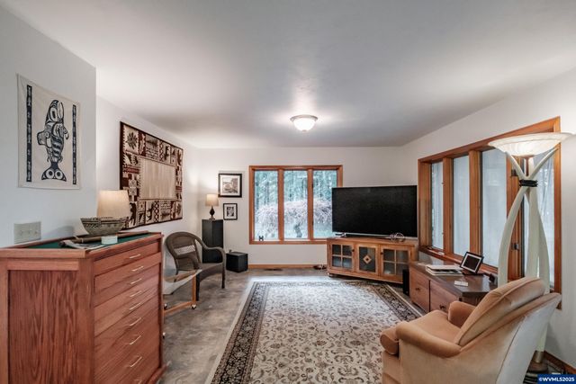 40009 Griggs Dr, Lebanon, OR 97355
