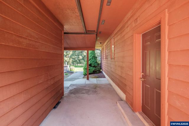 40009 Griggs Dr, Lebanon, OR 97355