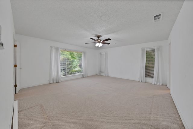 1008 Loch Lomond Drive, Arlington, TX 76012